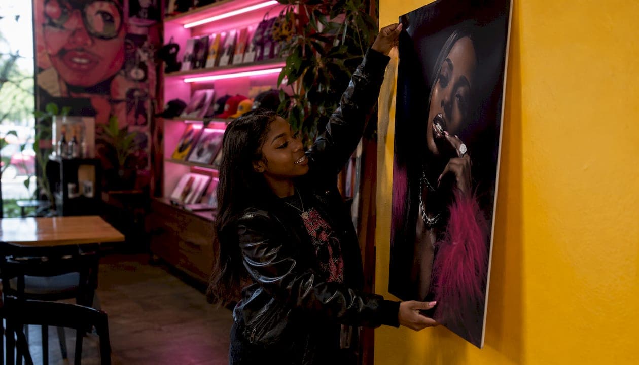 Standard Poster Sizes: The Amari Bandz Fan's Guide